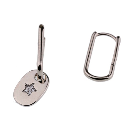 Star Huggie Earrings Platinum Plated Modern Design - Picture 1 of 7